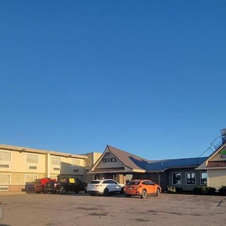 Days Inn By Wyndham West Branch Iowa City Area מראה חיצוני תמונה