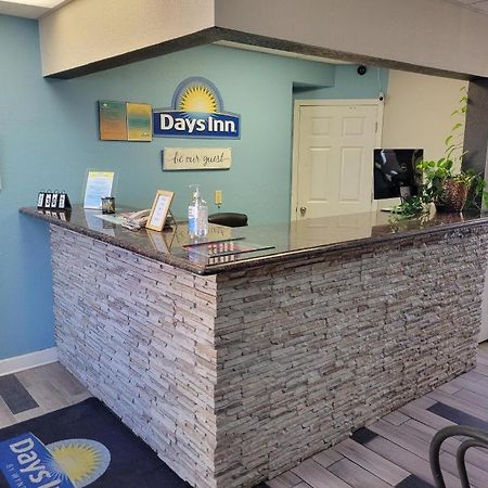 Days Inn By Wyndham West Branch Iowa City Area מראה חיצוני תמונה