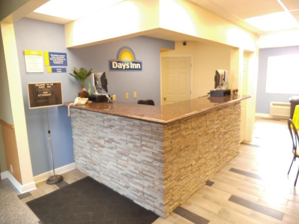 Days Inn By Wyndham West Branch Iowa City Area מראה חיצוני תמונה