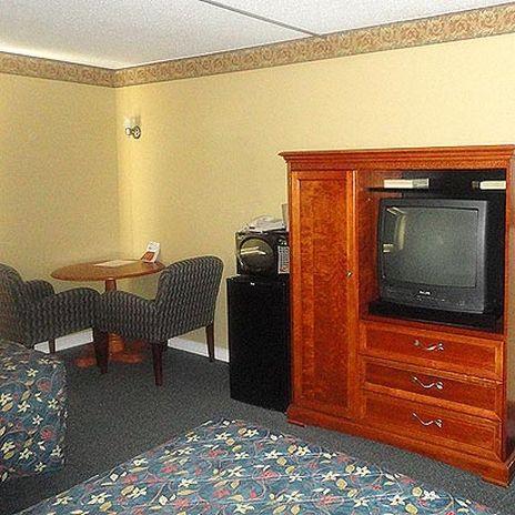Days Inn By Wyndham West Branch Iowa City Area חדר תמונה