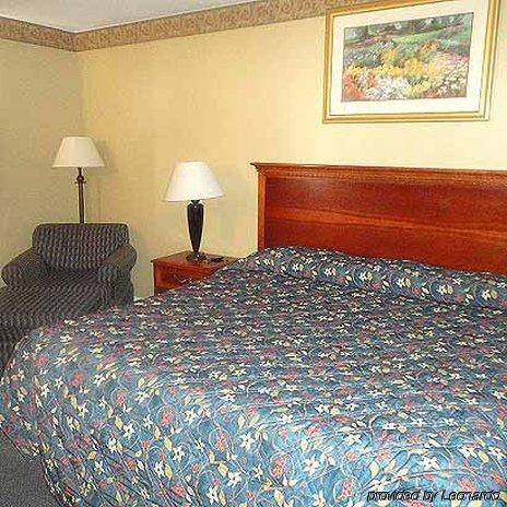 Days Inn By Wyndham West Branch Iowa City Area חדר תמונה