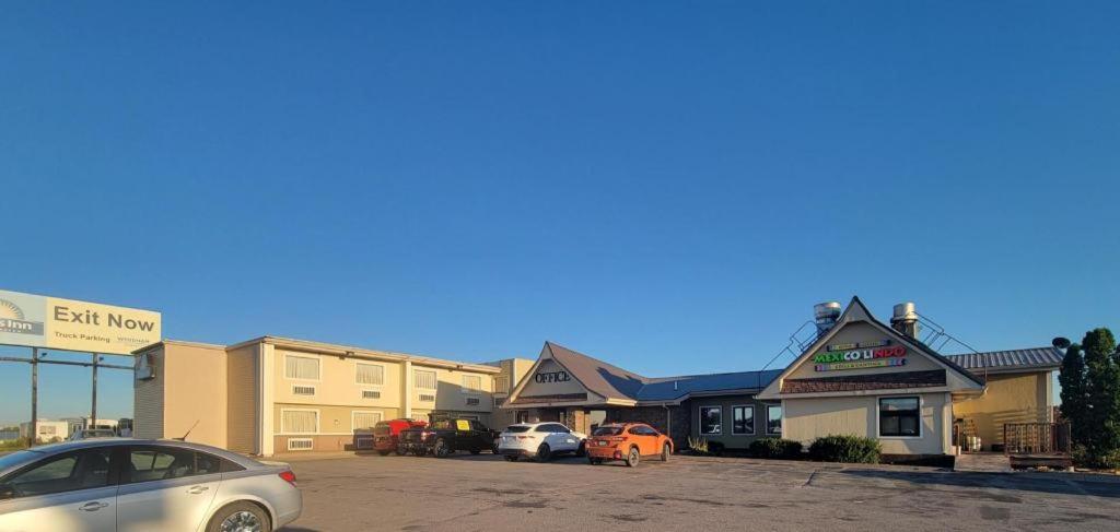 Days Inn By Wyndham West Branch Iowa City Area מראה חיצוני תמונה