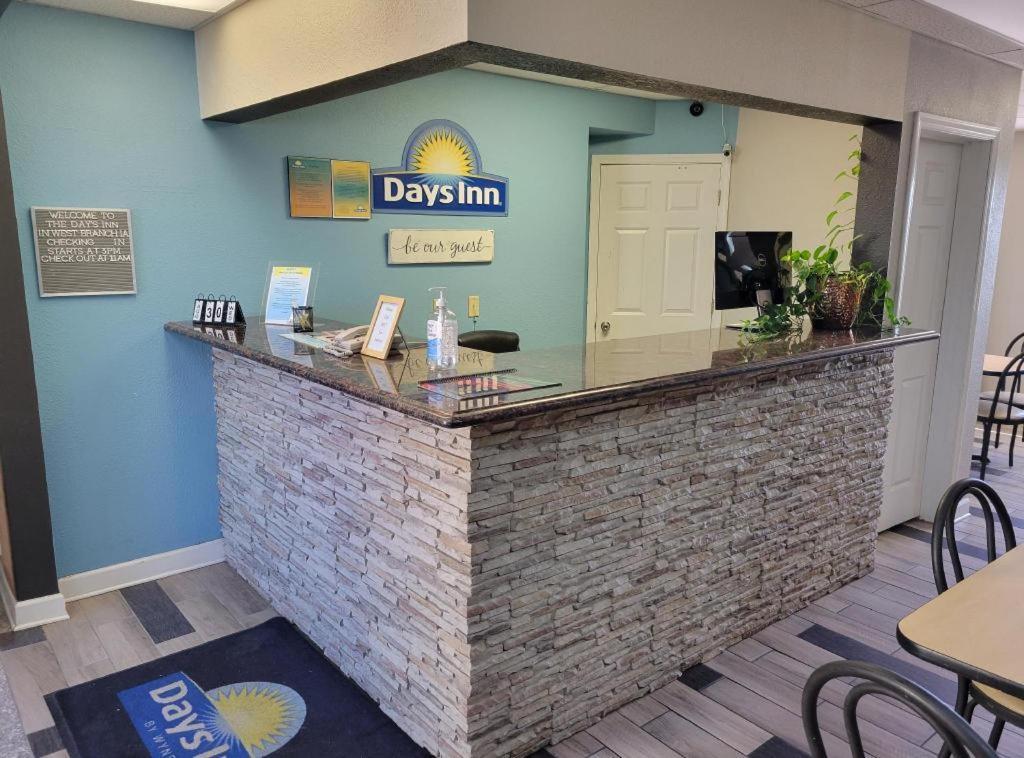 Days Inn By Wyndham West Branch Iowa City Area מראה חיצוני תמונה