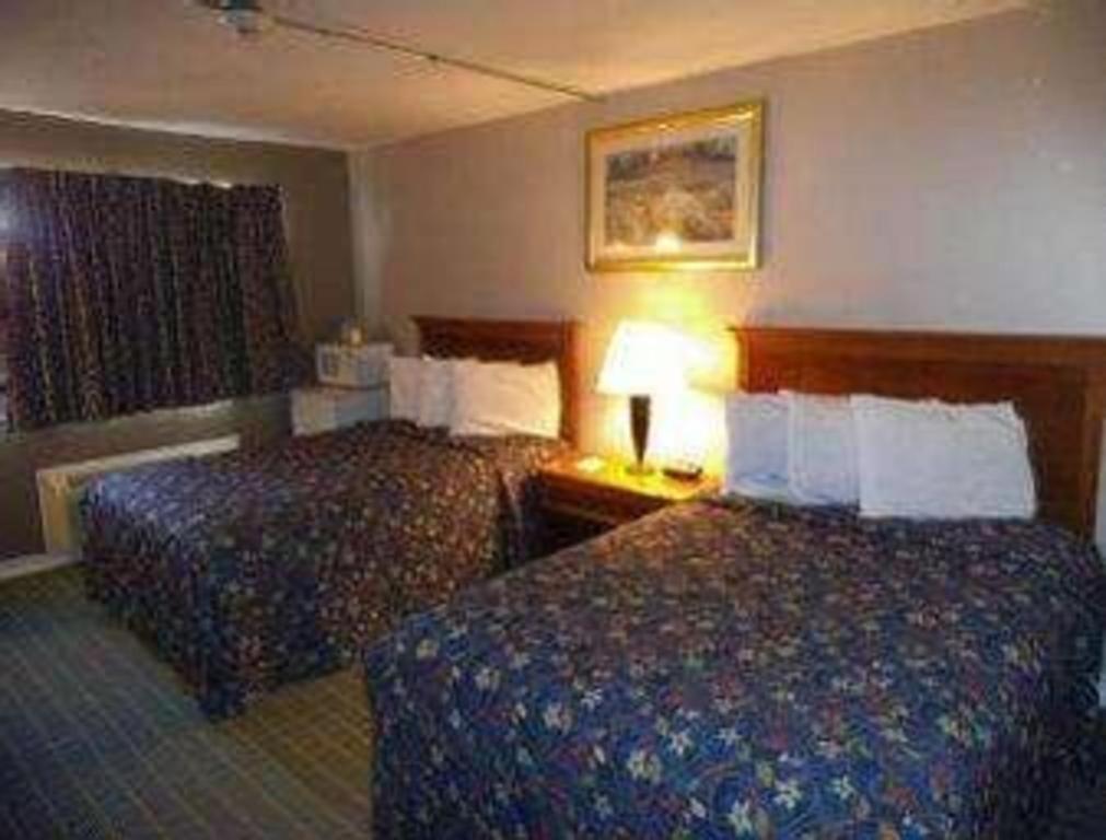 Days Inn By Wyndham West Branch Iowa City Area מראה חיצוני תמונה