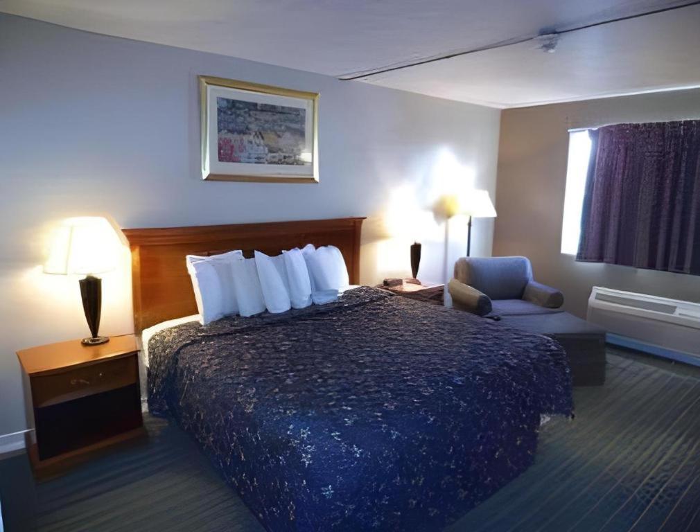 Days Inn By Wyndham West Branch Iowa City Area מראה חיצוני תמונה