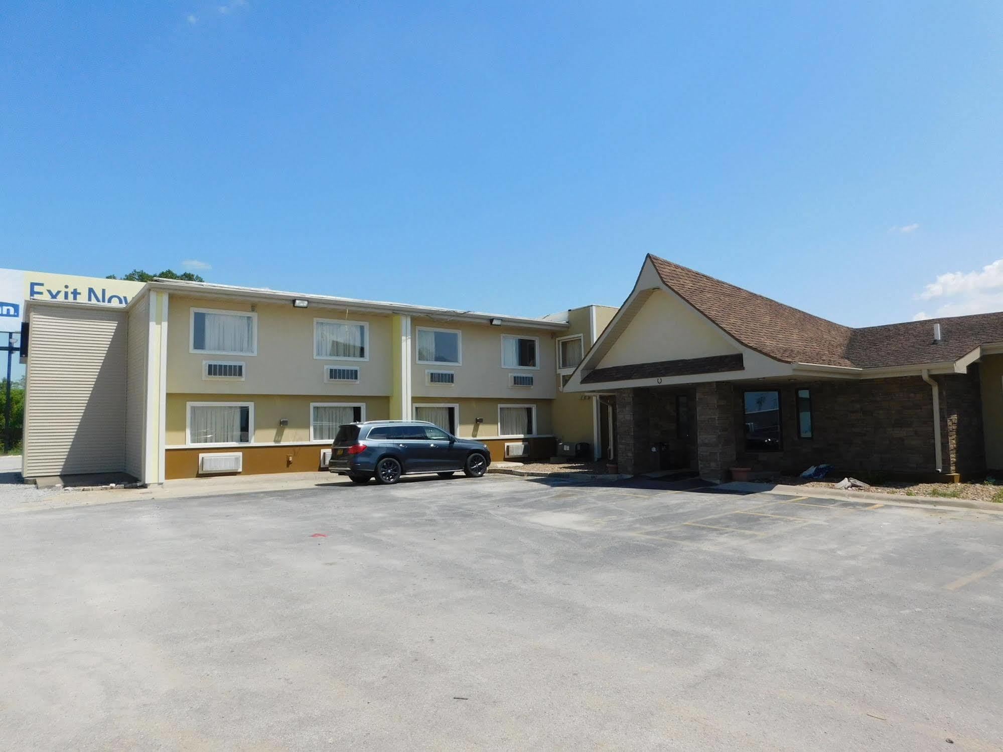 Days Inn By Wyndham West Branch Iowa City Area מראה חיצוני תמונה