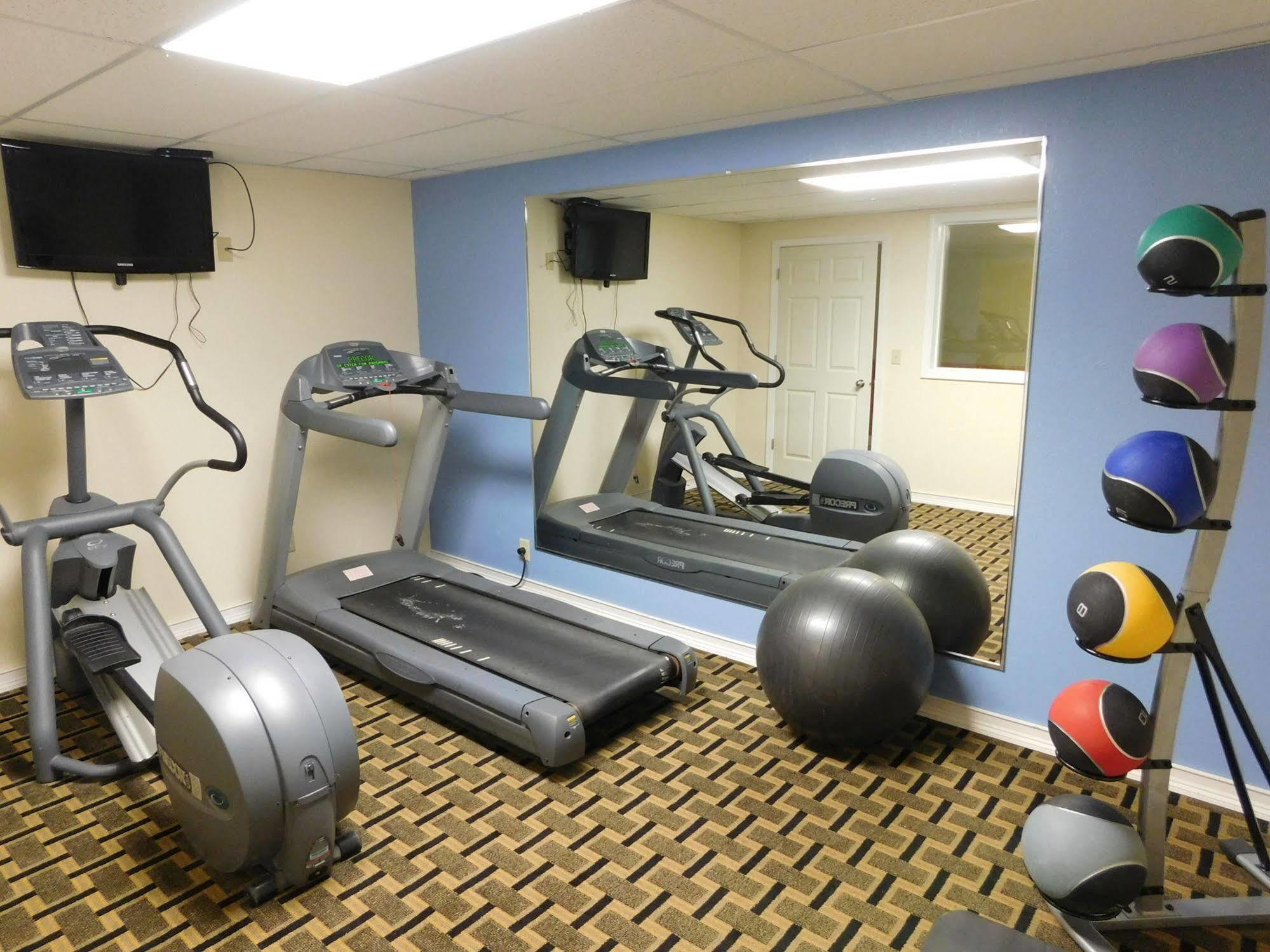 Days Inn By Wyndham West Branch Iowa City Area מראה חיצוני תמונה